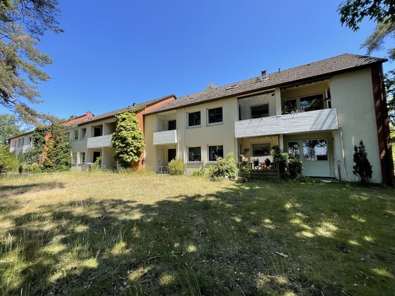 Helle, komfortabel geschnittene 1-Zimmer-Wohnung im 1. Obergeschoss mit Balkon